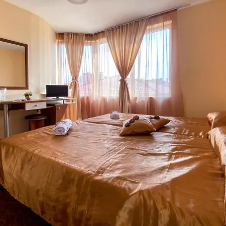 מלון Vanessa Family *